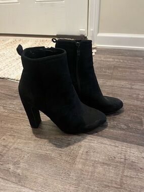 Women’s black suede heeled booties size 8
